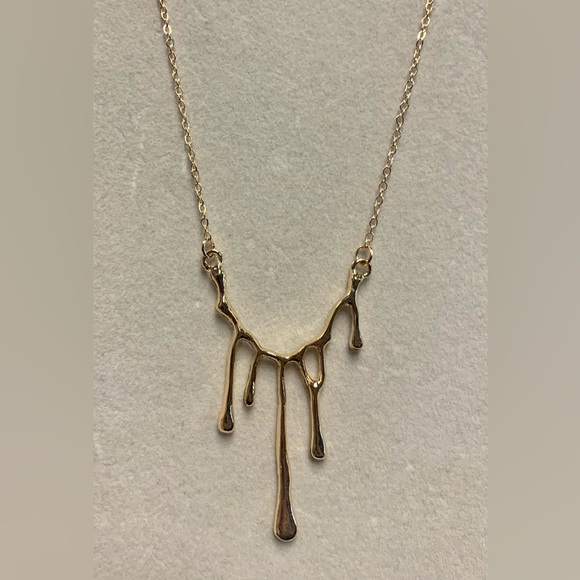 💛 Golden Lava Droplet Pendant Necklace - Picture 3 of 10